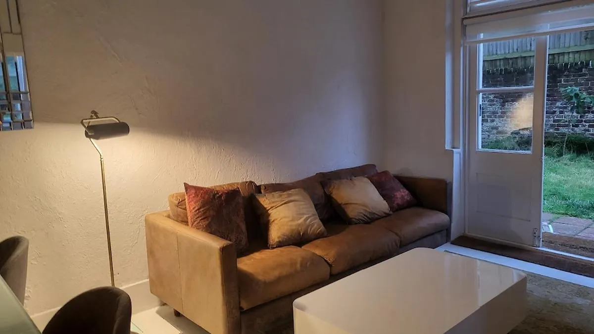 شقة 3 Garden Flat - Hove - Prime Location - Onsite Parking برايتون