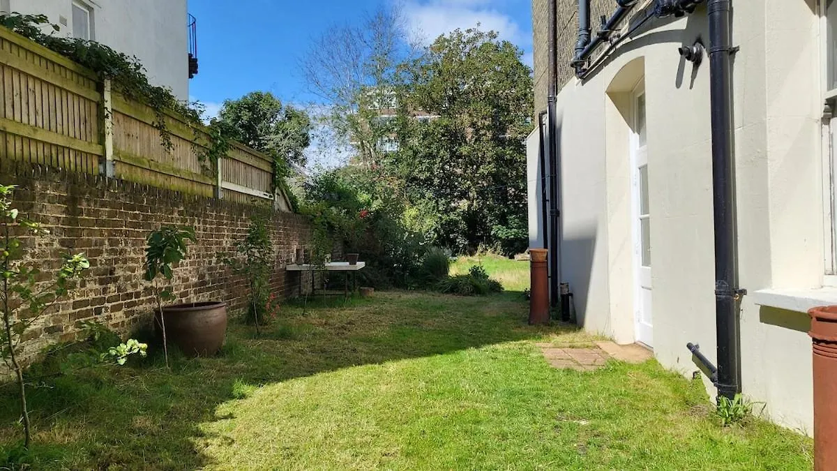 شقة 3 Garden Flat - Hove - Prime Location - Onsite Parking برايتون