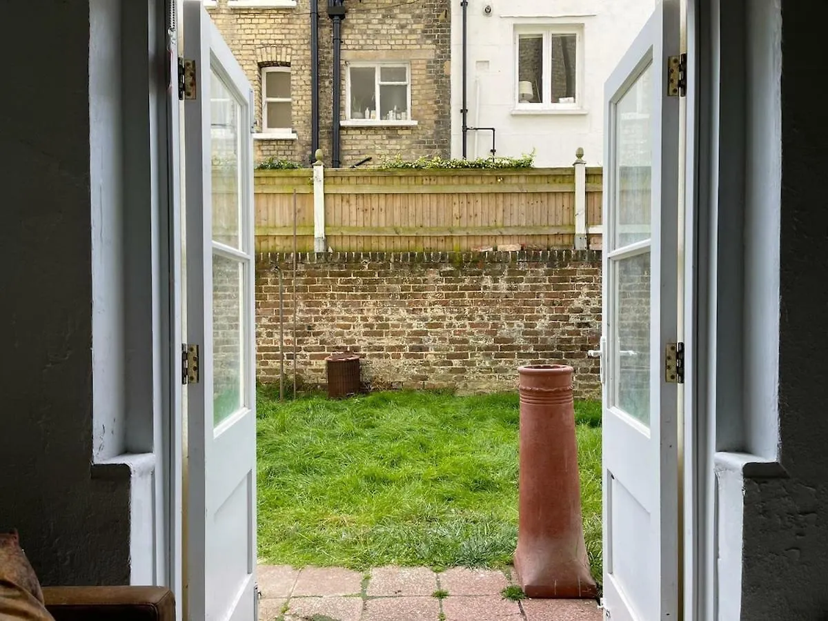شقة 3 Garden Flat - Hove - Prime Location - Onsite Parking برايتون 0*,  المملكة المتحدة