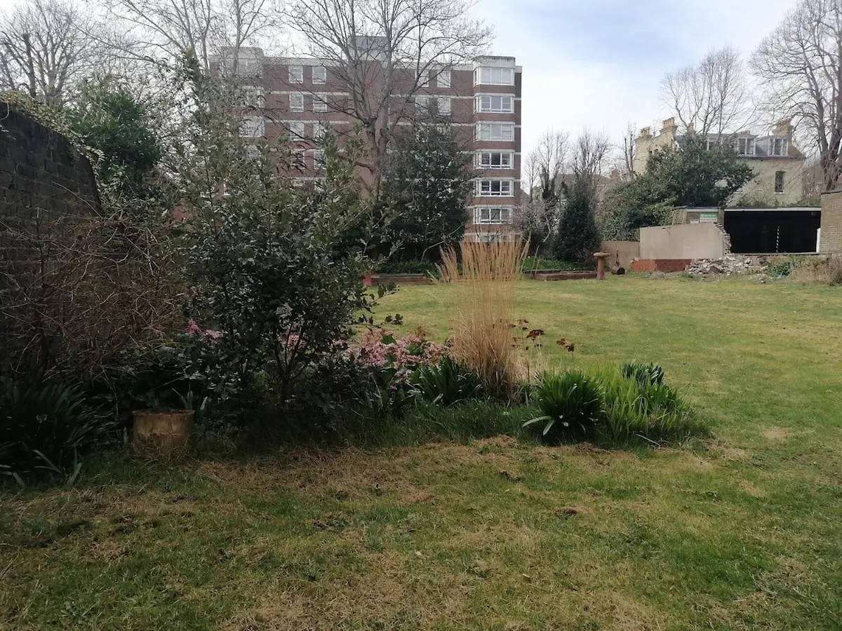 شقة 3 Garden Flat - Hove - Prime Location - Onsite Parking برايتون المملكة المتحدة